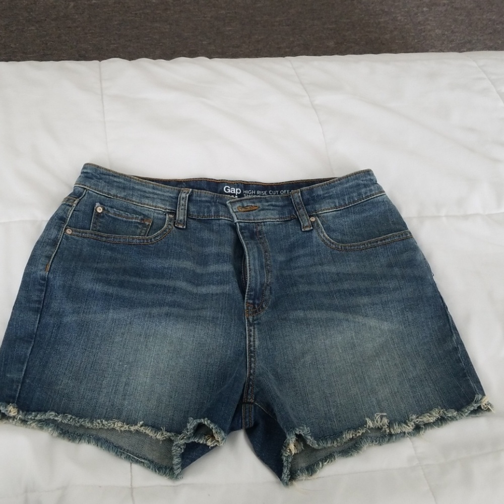 GAP High Rise Cut Off Short Size 8/29